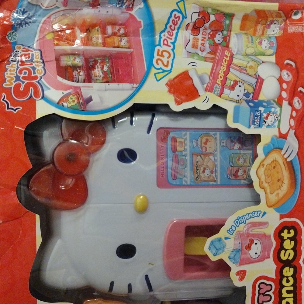 EXCLUSIVE - Hello Kitty Officially Licensed Home Appliance Playset - Picture 7 of 8